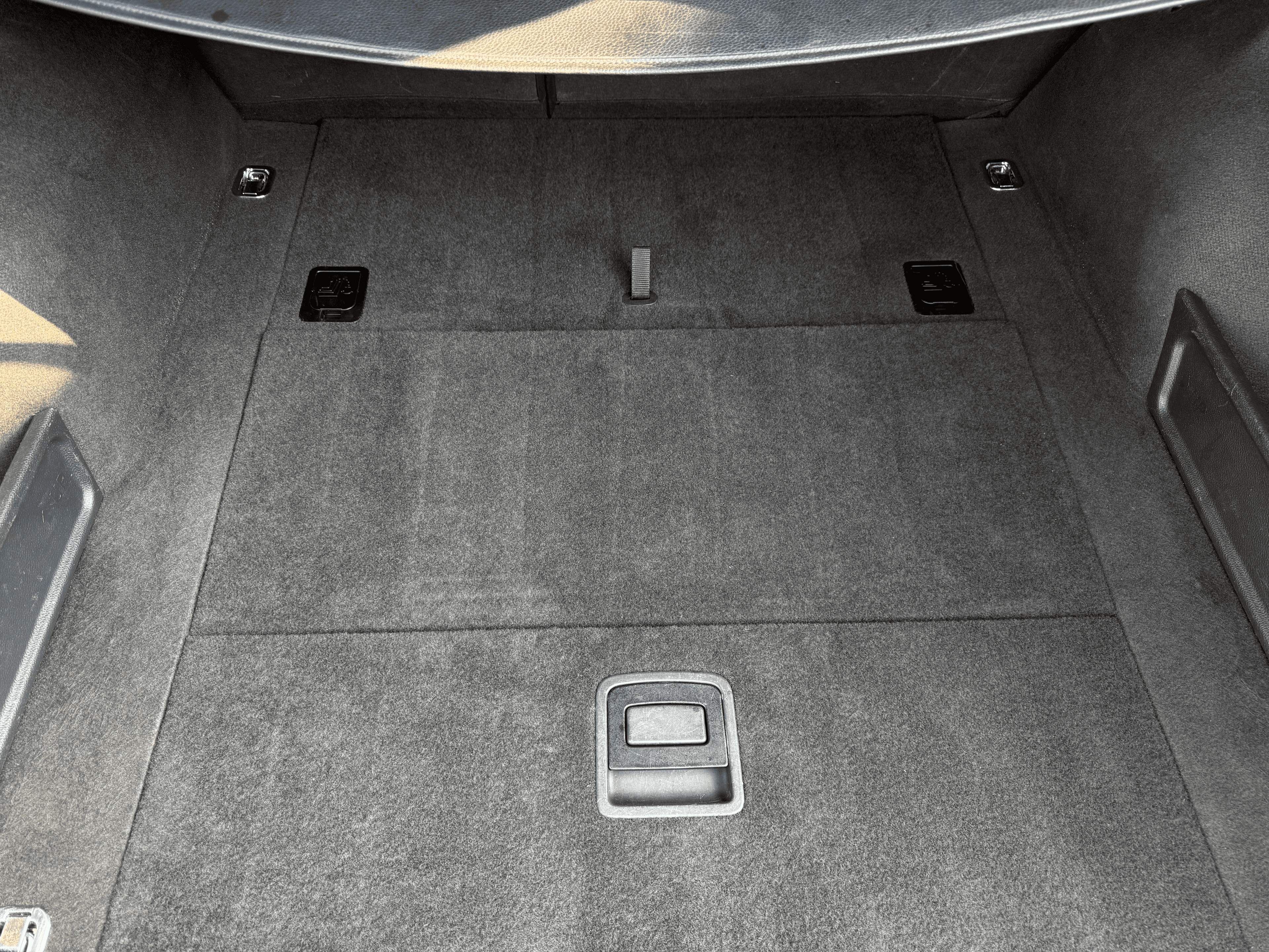 Hyundai i40 - Kufr – po detailingu